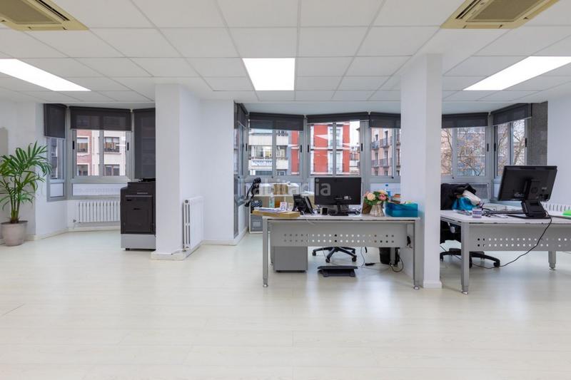 Foto a467caad-5d8a-44fe-8522-21f93081cebf. Bureau dans calle coso 55 dans Alfonso Zaragoza