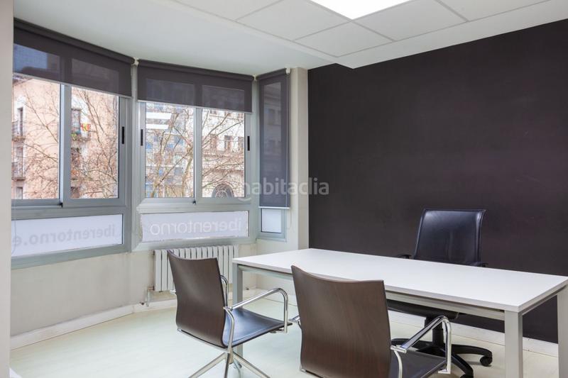 Foto bf2a4f04-560c-438e-bfe2-b66e07d21261. Bureau dans calle coso 55 dans Alfonso Zaragoza