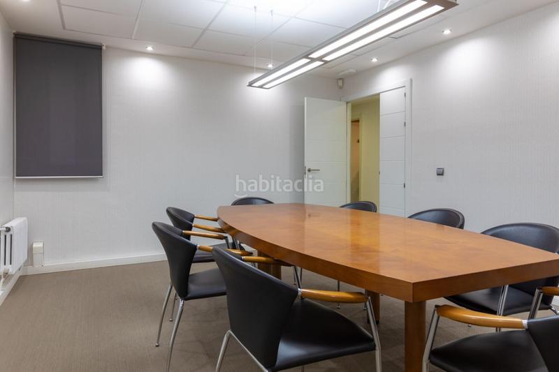 Foto e37f48ab-4926-4273-af04-86620922efc5. Bureau dans calle coso 55 dans Alfonso Zaragoza