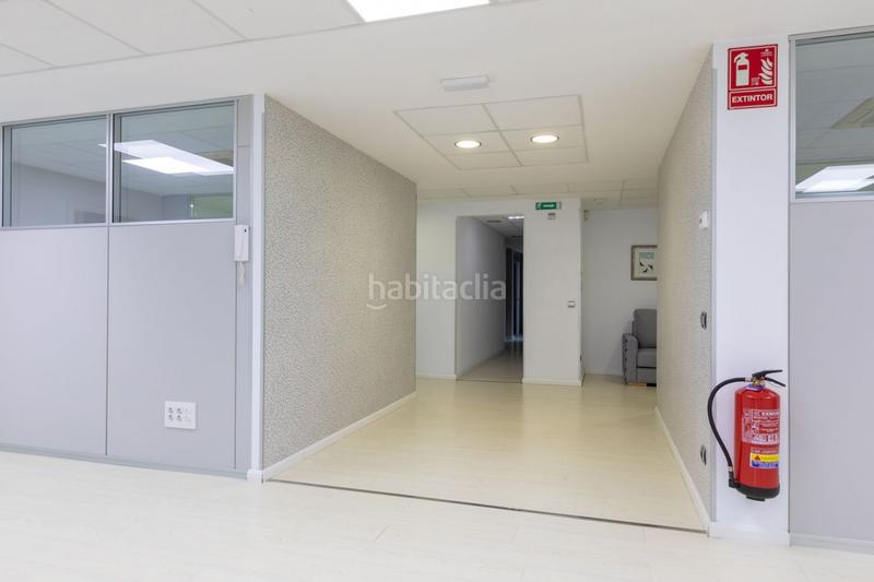 Foto f6a69e83-94f2-4cb2-bfba-69c23bde2d15. Bureau dans calle coso 55 dans Alfonso Zaragoza