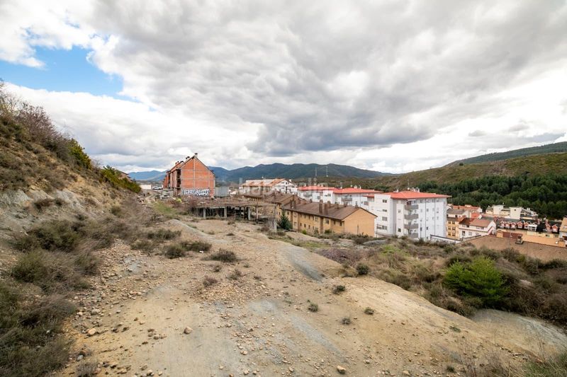 Foto 027eb669-2dc3-41a1-ae81-50423db8661e. Edifici a La Guarguera Sabiñánigo