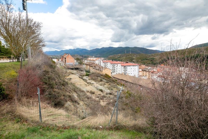 Foto 21214497-b556-47dc-b4f9-cc60d85fe111. Edifici a La Guarguera Sabiñánigo