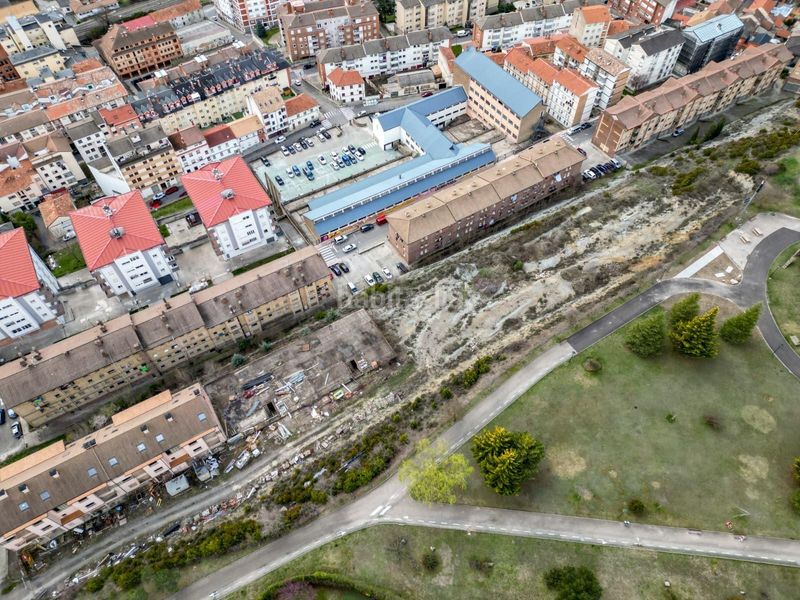 Foto 41f09cae-f263-4b8b-ba07-4fae785c4110. Edifici a La Guarguera Sabiñánigo