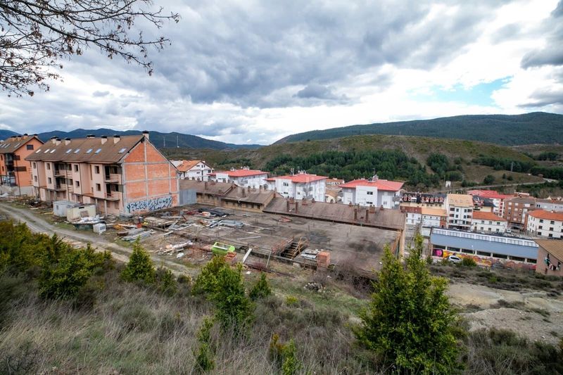 Foto 6f06dd05-e11f-40ed-911f-53a829c35e1f. Edifici a La Guarguera Sabiñánigo