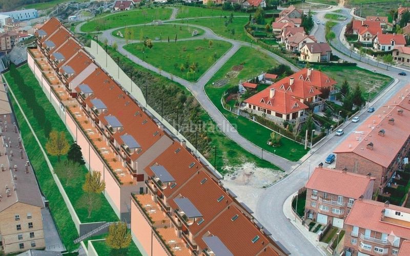 Foto 915195b4-71a9-4779-b721-c1637fc7cf00. Edifici a La Guarguera Sabiñánigo