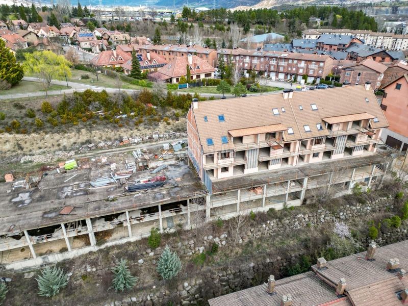 Foto 9d694352-cdd7-481f-9e83-805b0f0d77d8. Edifici a La Guarguera Sabiñánigo