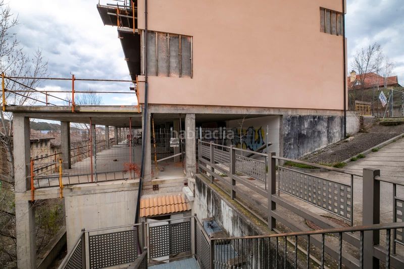 Foto bd94bf42-33e2-4db0-a66a-3e4707cfd180. Edifici a La Guarguera Sabiñánigo