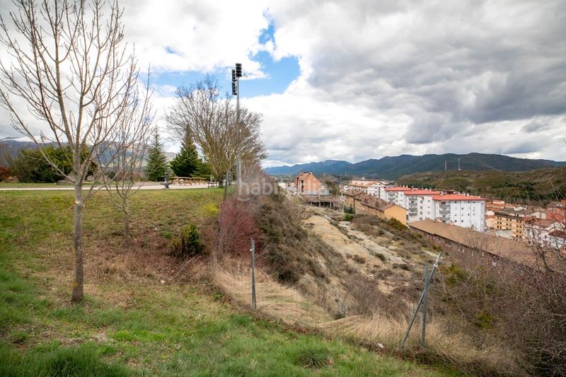 Foto cf61fdc4-bc50-4a98-890c-0c7f7b87987d. Edifici a La Guarguera Sabiñánigo