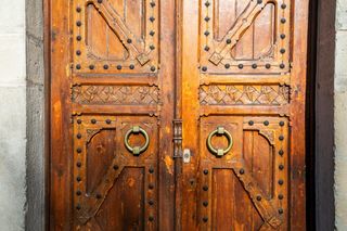 Building in Calle serrablo 21. Oportunidad única para inversión o explotación turística