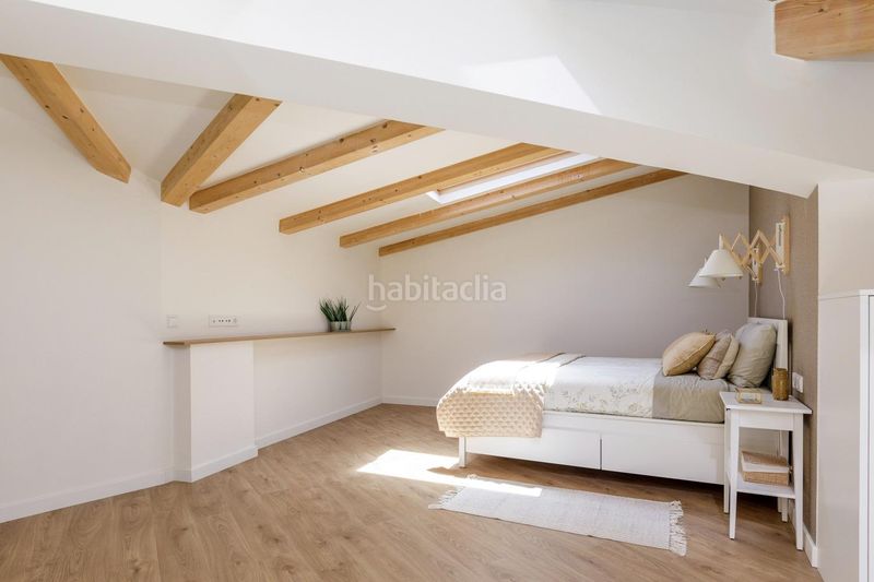 Foto 0f6f4be1-7cef-47cf-8826-74cba01ff697. Àtic a Alfonso Zaragoza