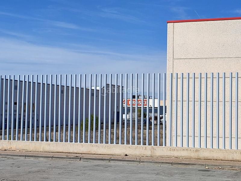 Foto 2b8527bb-dd4b-452f-8631-2d22e97c14b6. Office space with heating in Garrapinillos Zaragoza