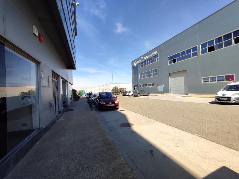 Foto f0104d62-6f1f-4373-8a01-713b77b2266d. Office space with heating in Garrapinillos Zaragoza