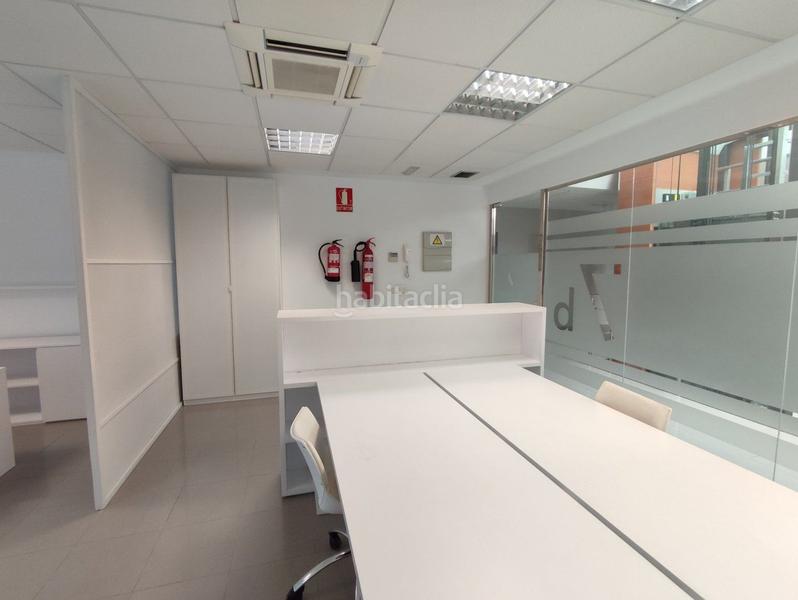 Foto f25e7b31-8d3f-4962-afba-d63abe87a284. Office space with heating in Garrapinillos Zaragoza