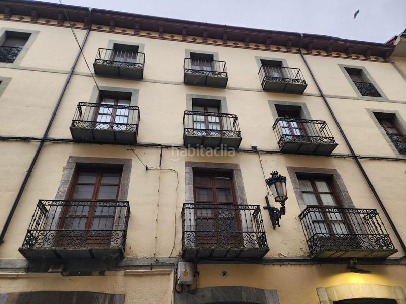 Foto 38524c3f-2fdd-4867-bb25-05bbfa6276d5. Ático vivir en el corazón piso céntrico con encanto y todo a un paso en Jaca