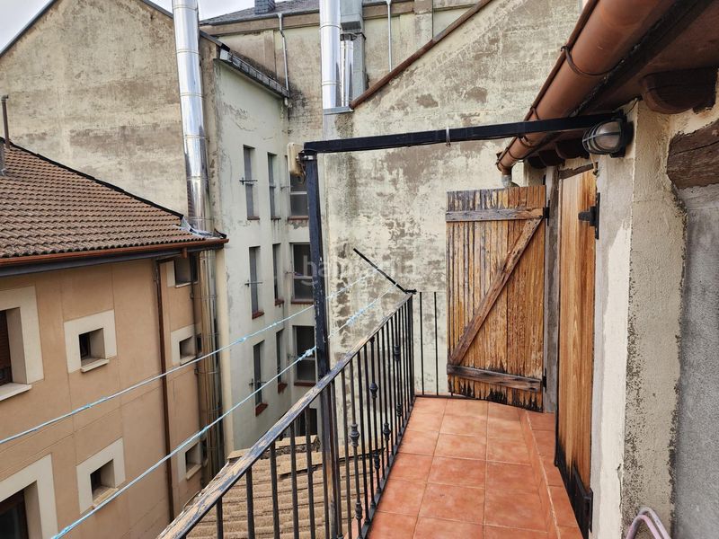 Foto 4f327fd9-3cb2-4be8-83fc-99c6d800f9cf. Ático vivir en el corazón piso céntrico con encanto y todo a un paso en Jaca