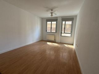 Location Appartement  Calle miguel servet. Vivienda luminosa con terraza y garaje en urbanización privada e