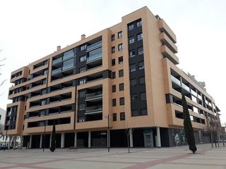 Local Comercial  Paseo cazcarra cremalle, vicent. Ultimo local a la venta