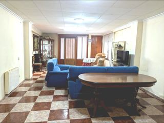 Haus in Calle san roque 10. Casa de pueblo con infinitas posibilidades, gran patio, bodega y