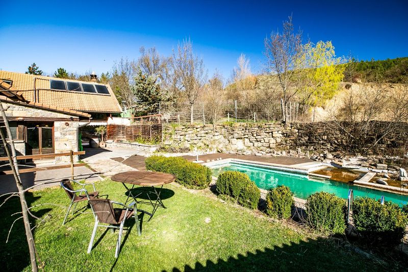 Foto 9af0c3c0-70d8-4369-bcf4-324a9679b672. Masia amb calefacció aparcament piscina a Poblaciones Norte Jaca
