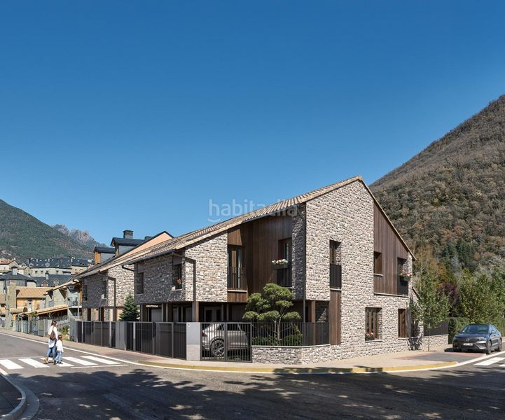 Foto ba2e0739-7791-4d82-9f51-60c055756351. Casa adossada amb calefacció piscina a Biescas