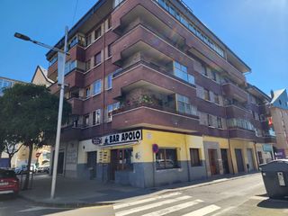 Appartement  Calle valle axpe. Amplio piso con terraza, trastero y gran garajelocal en jaca