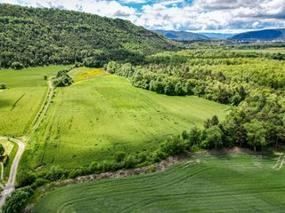 Finca rústica  Calle huerto satiello. Finca rústica de 56.239 m2 en lárrede  junto al río y con grande