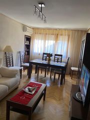 Rent Flat  Avenida jacetania de la. Amplio y luminoso piso en alquiler de larga duración en avenida