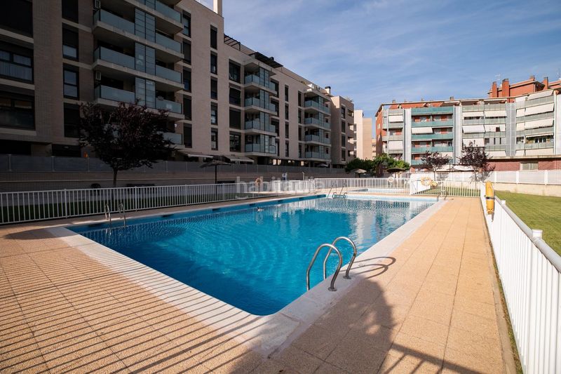 Foto a6930dd8-fa97-46d9-8ae5-4634af8ed3b2. Pis amb calefacció aparcament piscina a Los Olivos Huesca