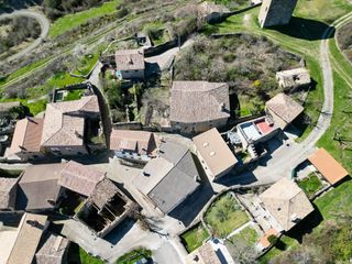 Mas  Abadia 5. Casa tradicional aragonesa junto a la histórica torre de majones