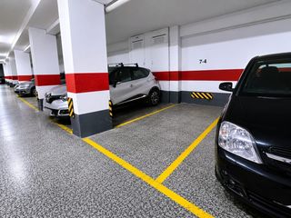 Aparcament cotxe  Calle rebolledo, rodrigo de. Plaza de garaje en las fuentes  ideal para coche pequeño