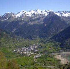Terreno residenziale in Biescas. Terreno hotelero