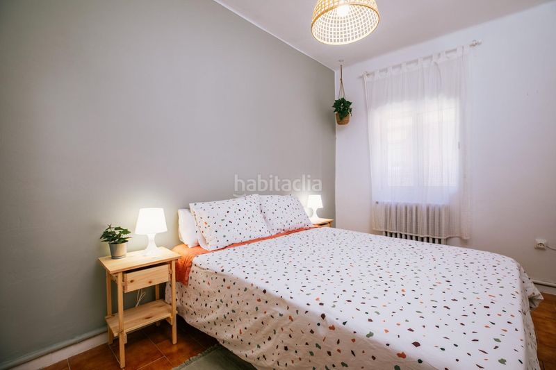 Foto ee98ceda-17b7-48e9-bf54-adfee1f53415. Pis a calle san juan de la peña 7 a Sabiñánigo centro - aurín Sabiñánigo