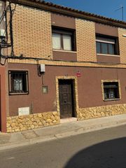 Masia en Calle juan de lanuza 8. Casa independiente con gran terraza en luceni