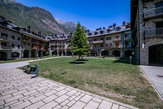 Local Comercial a Benasque. Oportunidad de inversión en benasque local comercial en excelent