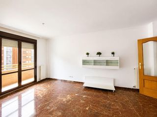 Etagenwohnung  Calle cineasta adolfo aznar. El piso familiar que estabas esperando m�s metros, m�s luz y m�s