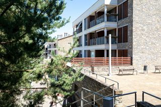 Piso en Las Margas Golf - Latas. Amplio y acogedor piso en sabiñánigo, ideal para inversión