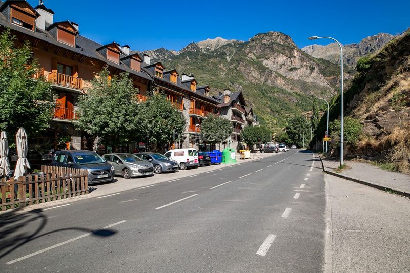 Foto b50d9449-a412-47c0-b2a0-c006db78a177. Dúplex amb calefacció aparcament piscina a Benasque