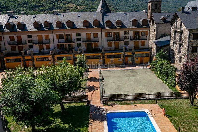 Foto c52e66fc-3d1e-44e7-9816-b17d79ad9e7f. Dúplex amb calefacció aparcament piscina a Benasque