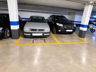 Car parking in Calle REINA DE AFRICA, LA