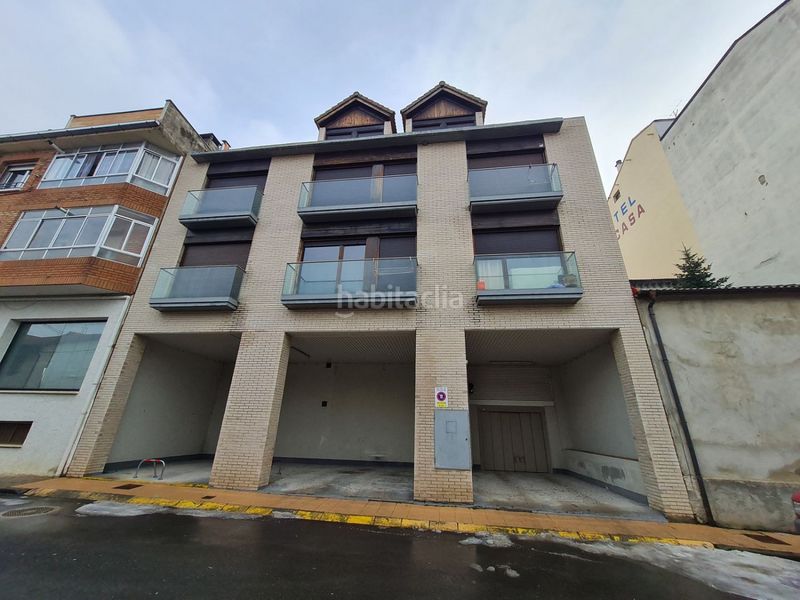 Foto e0d0c4ed-4ebc-4608-8626-668d8e22fee1. Posto auto in ejercito 28 in sardas - puente de Sabiñánigo Sabiñánigo