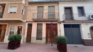 Casa en Silla. Oportunidad nica en el corazn del casco antiguo de silla