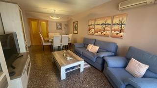 Appartement à Plaza Xúquer. Vivienda de 3 habitaciones con balcon