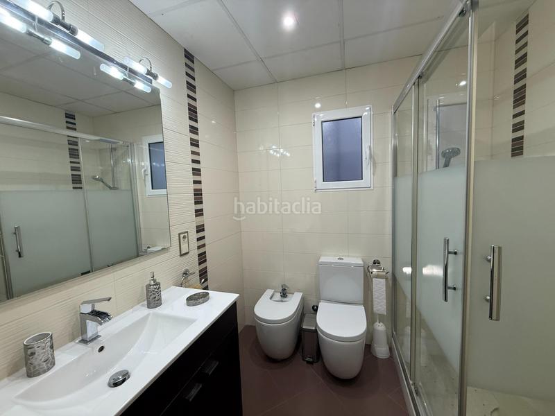 Foto 0f976f35-e0ae-4940-9e98-629a04d4f6b0. Alquiler piso alquiler vivienda reformada en la malvarrosa a 100 metros de la playa en Valencia