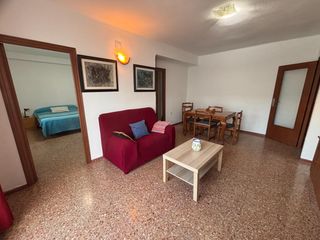 Affitto Appartamento in Barrio de Benimaclet. Se alquila piso de 3 habs. en benimaclet.