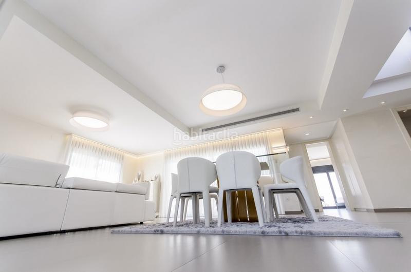 Foto 2addfed7-30b1-41a0-b64d-2d1ba687f794. Xalet amb aparcament piscina a Campoamor Orihuela