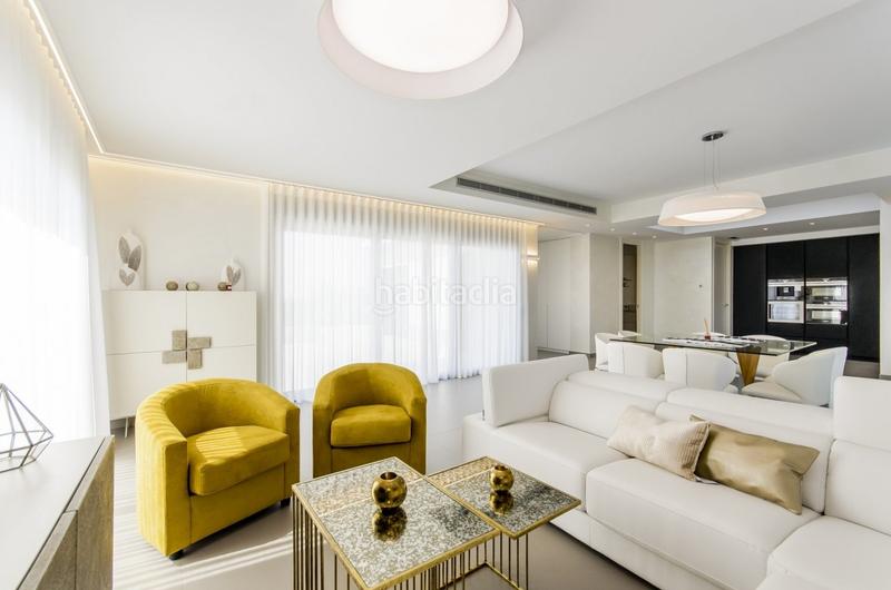 Foto e7b37335-e3e7-48c9-a265-864a55764893. Xalet amb aparcament piscina a Campoamor Orihuela