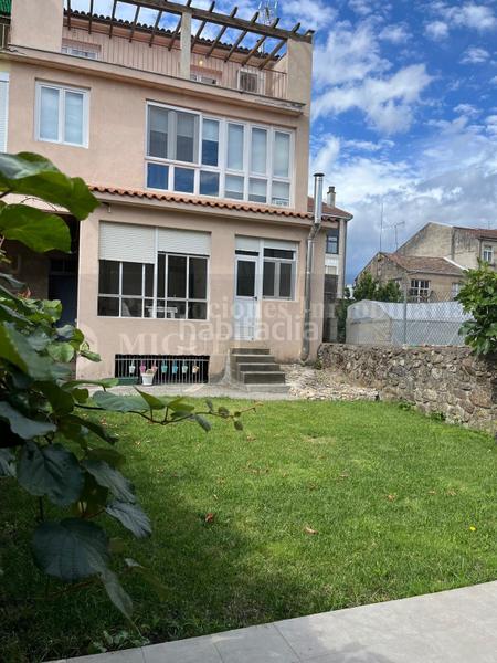 Foto eea47c80-f829-41a7-87e3-fc1f74775375. Casa pareada exclusiva casa en el centro en Verín