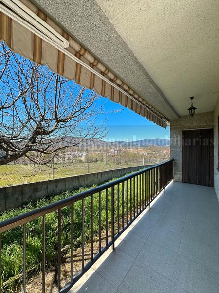 Foto 2ac4f19a-92f3-4633-bdb4-5c2e7075f26e. Chalet cómoda casa al lado en Verín