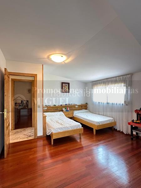 Foto 5238d054-2339-4210-988e-6ead6fb67038. Chalet cómoda casa al lado en Verín