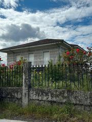 Casa a Verín. Vivienda con jardín próxima a verín
